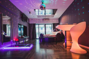 Mercu Summer Suite - Love Romance, Purple Love Fun 紫情趣民宿, Kuala Lumpur